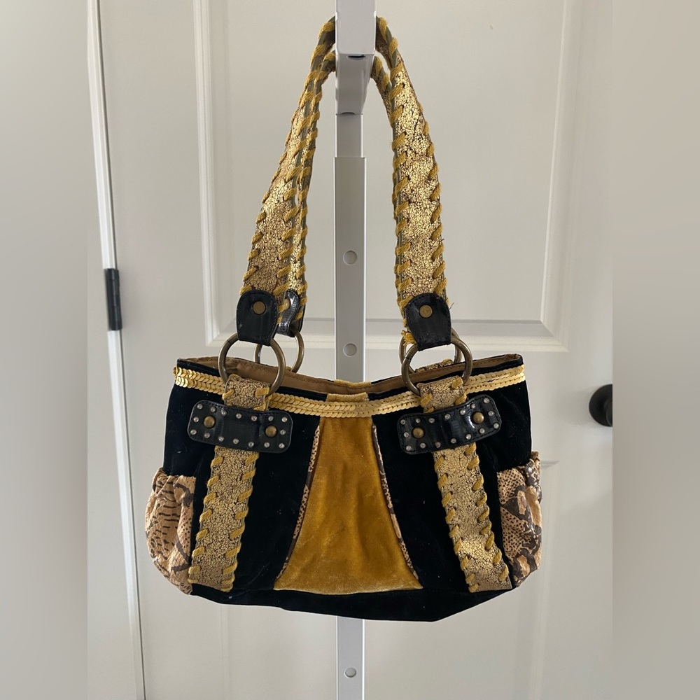 Very Unique Handbag. Multi Color With Sequins And… - image 2